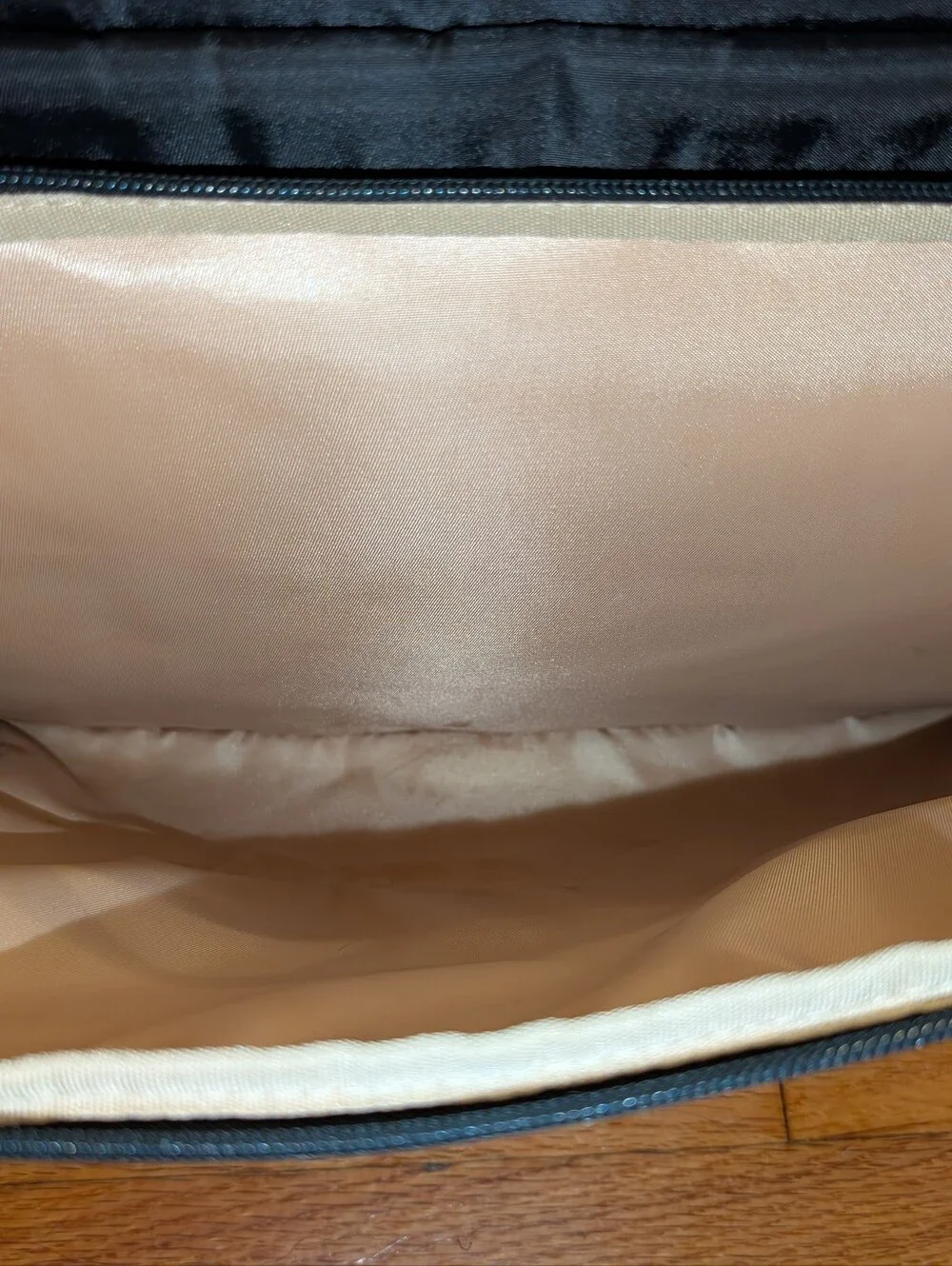 Meet Norah Breast Pump Bag –Black With champagne Interior
